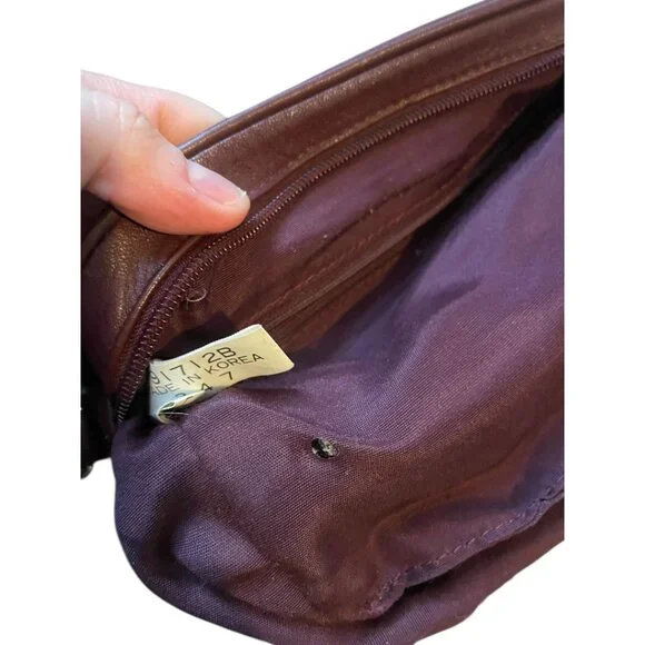 Authentic Vintage Etienne Aigner Burgundy Leather Crossbody Bag - Picture 9 of 9